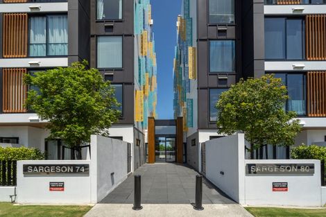 Photo of property in Frank Sargeson Apts, 2/74g Anzac Street, Takapuna, Auckland, 0622