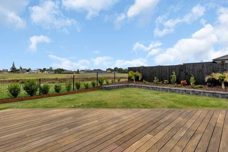 Photo of property in 25 Kitemaunga Avenue, One Tree Point, 0118