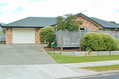Photo of property in 10a Max Short Drive, Pukekohe, 2120