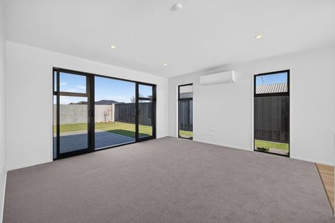 Photo of property in 27 Hanmer Crescent, Rangiora, 7400