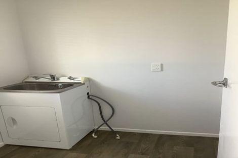 Photo of property in 1 Keats Place, Blockhouse Bay, Auckland, 0600