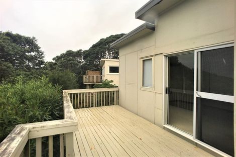 Photo of property in 25 Domain Crescent, Muriwai, Waimauku, 0881