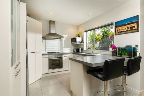 Photo of property in 48 Makora Road, Massey, Auckland, 0614