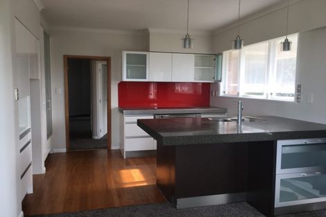 Photo of property in 459 East Coast Road, Murrays Bay, Auckland, 0630