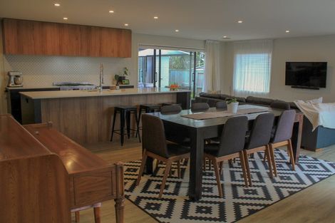 Photo of property in 18 Charlotte Drive, Omokoroa, 3114