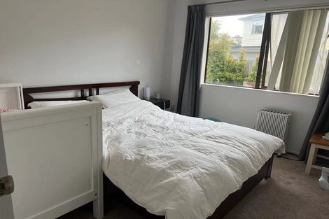 Photo of property in 33 South Kensington Way, Henderson, Auckland, 0612