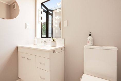 Photo of property in 42a Matakatia Parade, Matakatia, Whangaparaoa, 0930