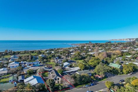 Photo of property in 17 Cedar Road, Te Awanga, 4102