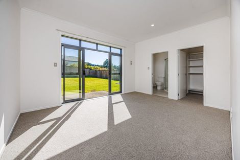 Photo of property in 6 Malbec Place, Huapai, Kumeu, 0810