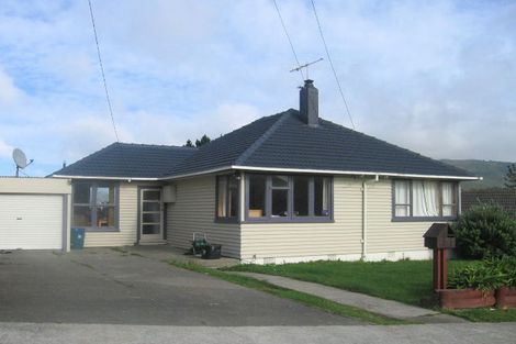 Photo of property in 5 Mitchell Grove, Ranui, Porirua, 5024