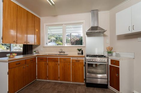 Photo of property in 13 Mclellan Street, Tawa, Wellington, 5028