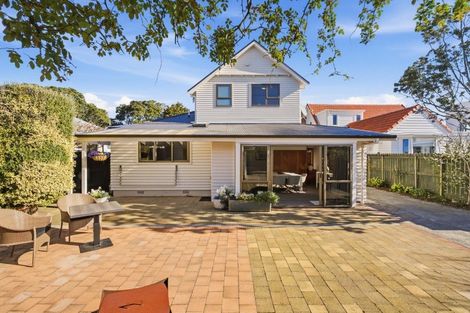 Photo of property in 5 Puriri Street, Woburn, Lower Hutt, 5010