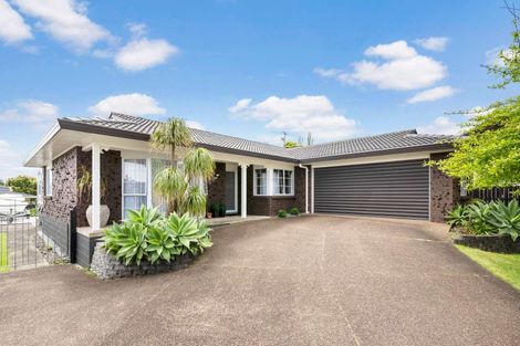 Photo of property in 34 Highland Park Drive, Highland Park, Auckland, 2010