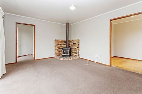 Photo of property in 104 Kemp Road, Massey, Auckland, 0614
