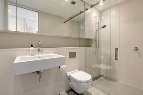 Photo of property in Clyde Quay Wharf, 3d/1 Clyde Quay Wharf, Te Aro, Wellington, 6011