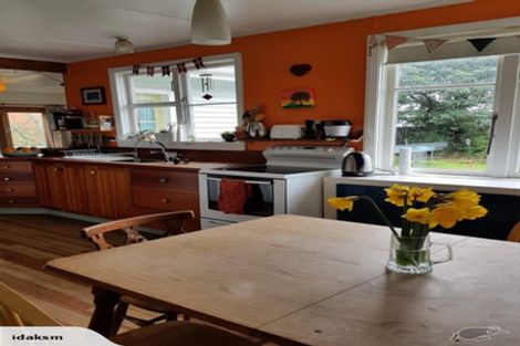 Photo of property in 12a Carthew Street, Okato, 4335