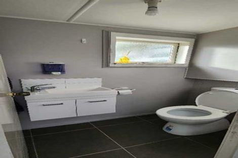 Photo of property in 264 Birkdale Road, Birkdale, Auckland, 0626