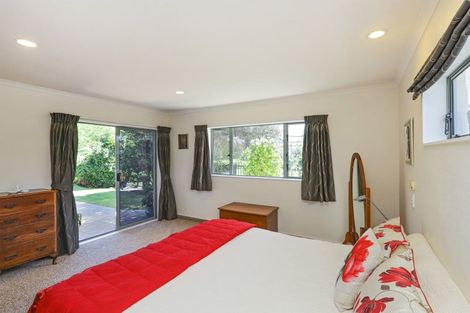 Photo of property in 28 Kensington Drive, Taradale, Napier, 4112