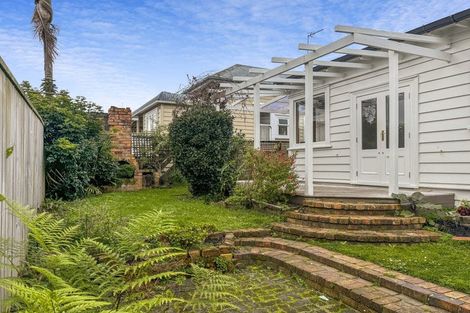 Photo of property in 1/10 Patuone Avenue, Devonport, Auckland, 0624
