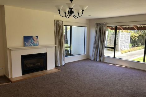 Photo of property in 32 Kilkenny Place, Fitzherbert, Palmerston North, 4410