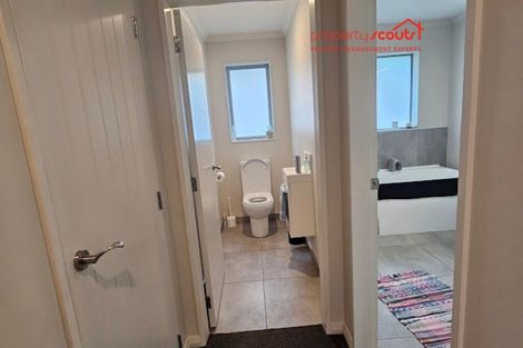 Photo of property in 12 Kingi Te Ahoaho Place, Otaki, 5512