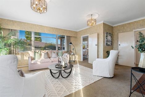 Photo of property in 1/6 Hillcrest Avenue, Hillcrest, Auckland, 0627