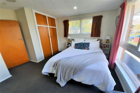 Photo of property in 2/43 Prestons Road, Redwood, Christchurch, 8051