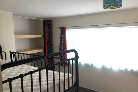 Photo of property in 28 Moffat Road, Red Beach, 0932