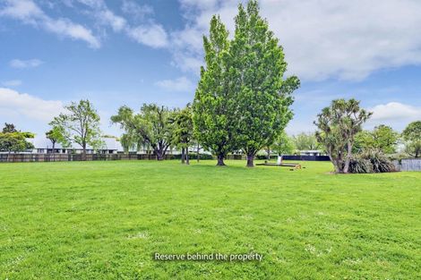 Photo of property in 1/5 Winters Road, Redwood, Christchurch, 8051