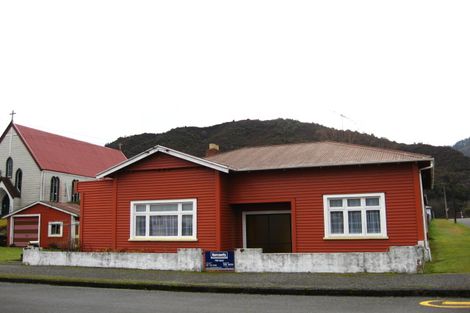 Photo of property in 35 Walsh Street, Reefton, 7830