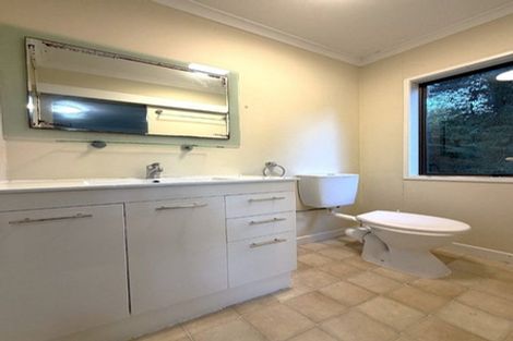 Photo of property in 52 Hiwihau Place, Glenfield, Auckland, 0629