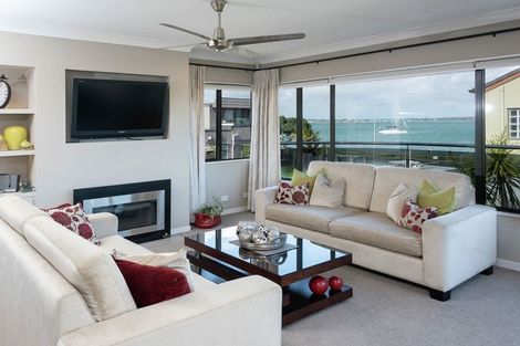 Photo of property in 14a The Parade, Bucklands Beach, Auckland, 2012