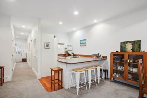 Photo of property in 1/14 Beach Road, Northcote Point, Auckland, 0627