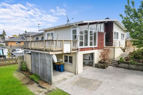 Photo of property in 116 Archibald Road, Kelston, Auckland, 0602