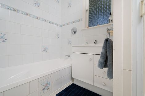 Photo of property in 183 Waimumu Road, Massey, Auckland, 0614