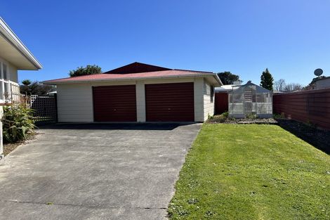 Photo of property in 18 Piper Place, Roslyn, Palmerston North, 4414