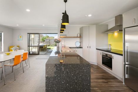 Photo of property in 21 Surfers Avenue, Waihi Beach, 3611