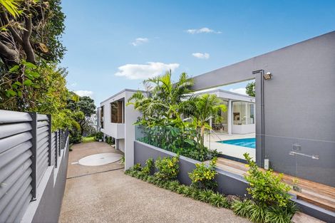 Photo of property in 19 Bournemouth Terrace, Murrays Bay, Auckland, 0630
