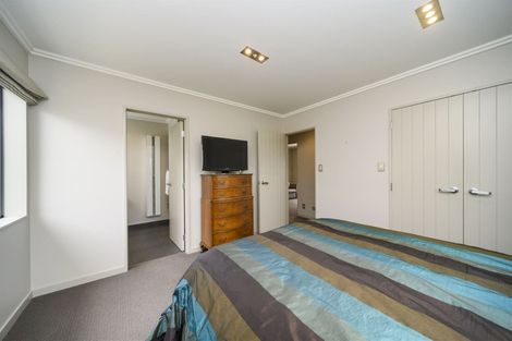 Photo of property in 25 Rosalie Terrace, Kelvin Grove, Palmerston North, 4414