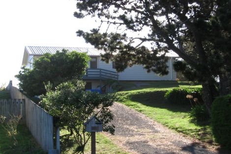 Photo of property in 7 Freyberg Crescent, Waikanae Beach, Waikanae, 5036
