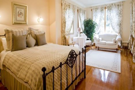 Photo of property in Mchardy Homestead, 11 Bracken Street, Hospital Hill, Napier, 4110