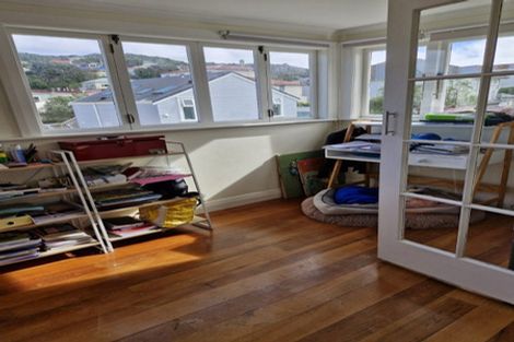 Photo of property in 102 Clyde Street, Island Bay, Wellington, 6023