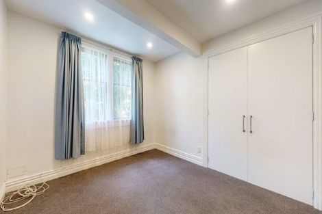 Photo of property in 56 Kelburn Parade, Kelburn, Wellington, 6012