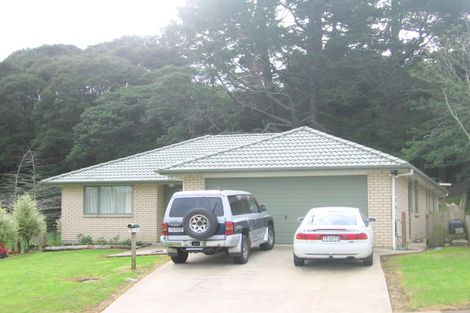 Photo of property in 1 Sunline Avenue, Massey, Auckland, 0614