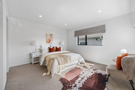 Photo of property in 1b Valron Road, Te Atatu South, Auckland, 0602