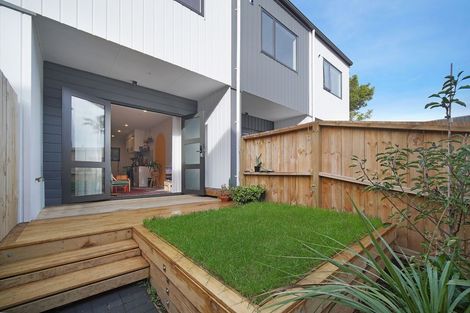 Photo of property in 9/22 Ryburn Road, Mount Wellington, Auckland, 1062