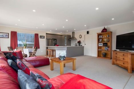 Photo of property in 11 Kaharoa Avenue, Omokoroa, 3114