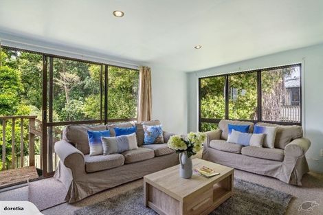 Photo of property in 27a Clairville Crescent, Wai O Taiki Bay, Auckland, 1072