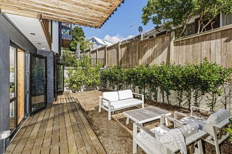 Photo of property in 58c Potter Avenue, Northcote, Auckland, 0627