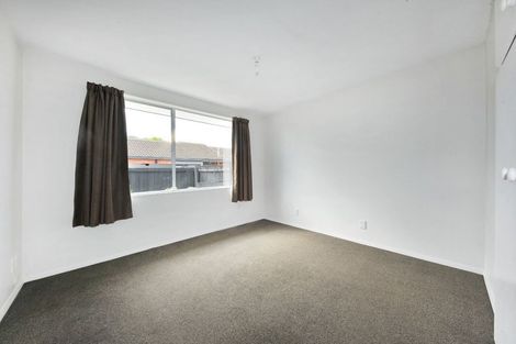 Photo of property in 2/73 Royal Park Drive, Parklands, Christchurch, 8083